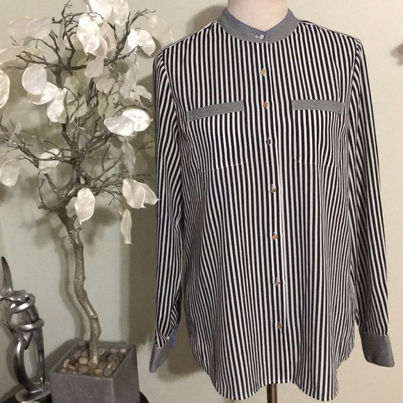Banana Republic Tops - BANANA REPUBLIC BLOUSE
